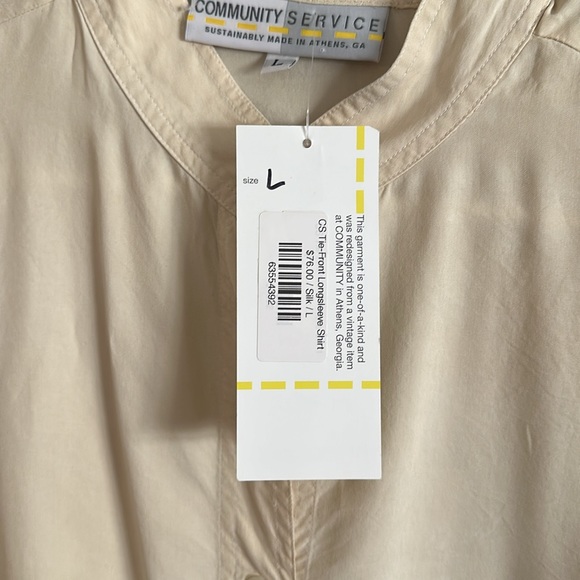 Redesigned vintage silk shirt with tie front - Picture 4 of 5